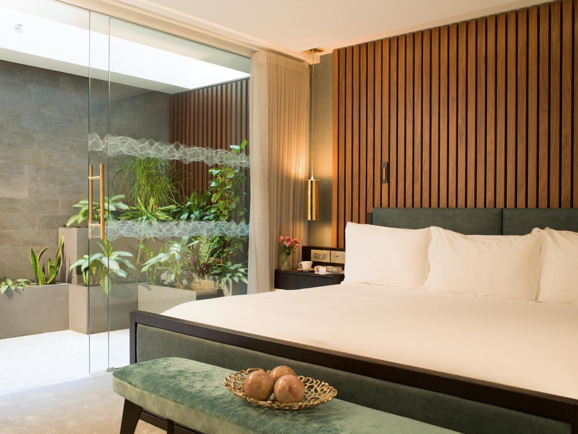 Middle Eight - Covent Garden - Preferred Hotels And Resorts 伦敦 外观 照片 A bedroom at The Park, Hyderabad